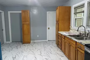 249 Commonwealth Ave, Springfield, MA 01108 - Photo 2