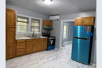 249 Commonwealth Ave #1, Springfield, MA 01108 - Photo 1