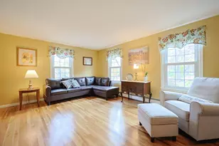 7 Hill St, Medway, MA 02053 - Photo 18