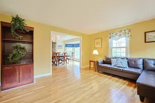 7 Hill St, Medway, MA 02053 - Photo 16