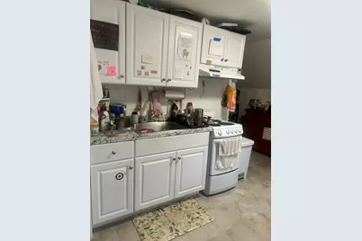 51 Acushnet Ave, Springfield, MA 01105 - Photo 12