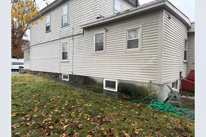 102 Weare St, Lawrence, MA 01840 - Photo 4