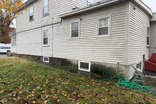 102 Weare St, Lawrence, MA 01840 - Photo 4