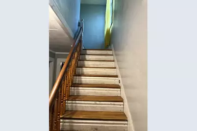 102 Weare St, Lawrence, MA 01840 - Photo 16