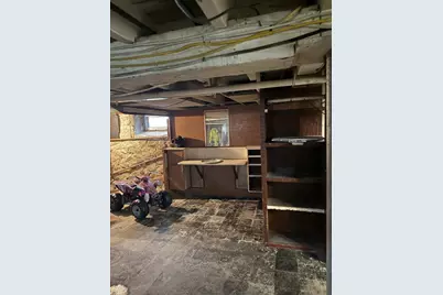 102 Weare St, Lawrence, MA 01840 - Photo 26