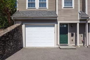1077 Boylston St, Newton, MA 02461 - Photo 30