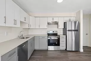 472 Essex St, Lynn, MA 01902 - Photo 2