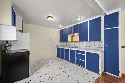 31-33 Apremont St, Adams, MA 01220 - Photo 12