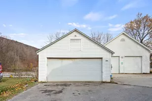 31-33 Apremont St, Adams, MA 01220 - Photo 42