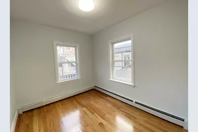 7 Sumner Pl #1, Boston, MA 02128 - Photo 4