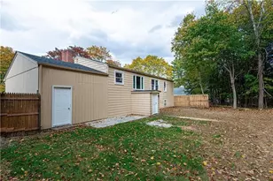 20 Maplewood Dr, Coventry, RI 02816 - Photo 2