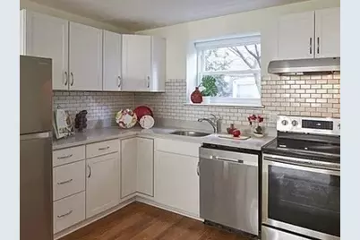 104 Trowbridge St #4, Cambridge, MA 02138 - Photo 4