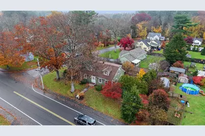 8 N Walker St, Taunton, MA 02780 - Photo 4