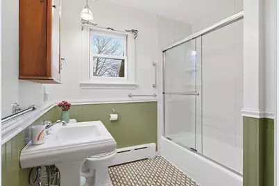 27 Lexington Ave, Holyoke, MA 01040 - Photo 28