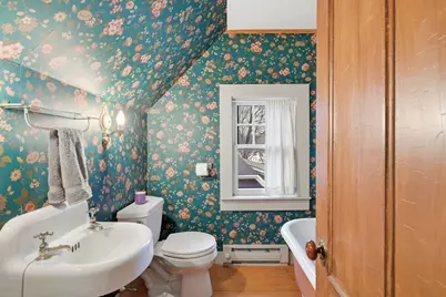 27 Lexington Ave, Holyoke, MA 01040 - Photo 34