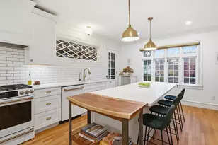 27 Lexington Ave, Holyoke, MA 01040 - Photo 4