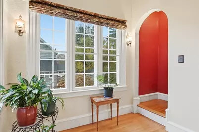 27 Lexington Ave, Holyoke, MA 01040 - Photo 18