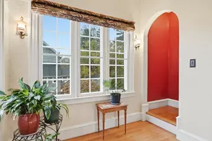 27 Lexington Ave, Holyoke, MA 01040 - Photo 18