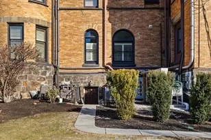 1763 Beacon St, Brookline, MA 02445 - Photo 18