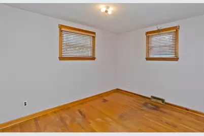 27 Regal Street, Springfield, MA 01118 - Photo 16