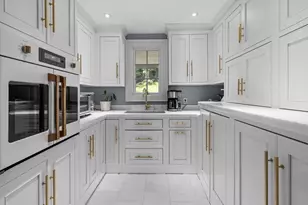 142 Crafts Rd, Brookline, MA 02467 - Photo 8