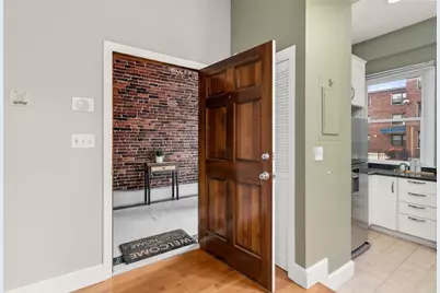172 Bunker Hill St #1, Boston, MA 02129 - Photo 16