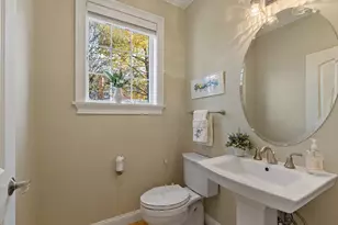 527 Salem St, Lynnfield, MA 01940 - Photo 10