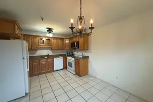 94 Tennis Plaza Rd, Dracut, MA 01826 - Photo 14