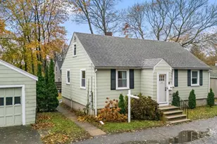 19 Cedar St, Beverly, MA 01915 - Photo 2