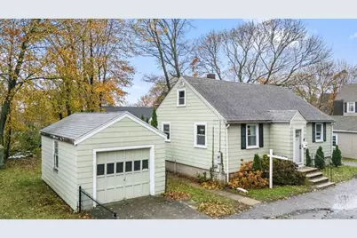 19 Cedar St, Beverly, MA 01915 - Photo 4