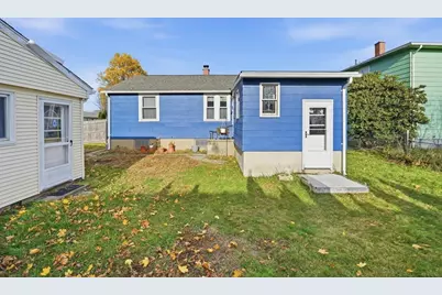 39 State St, Chicopee, MA 01013 - Photo 2