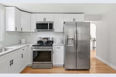 61 Clarence St, West Springfield, MA 01089 - Photo 8