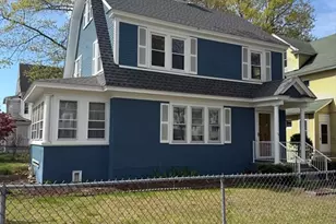21 Westford Cir, Springfield, MA 01119 - Photo 2