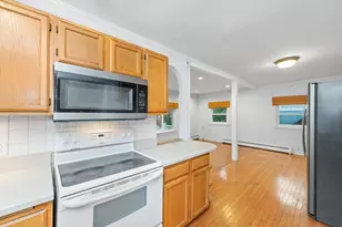 28 Hillcrest St, Waltham, MA 02451 - Photo 4