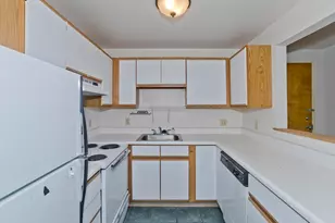 90 McKinstry Ave, Chicopee, MA 01013 - Photo 4