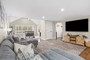 123 Pond St, Georgetown, MA 01833 - Photo 10