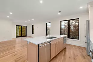 34 Vinton St, Boston, MA 02127 - Photo 10