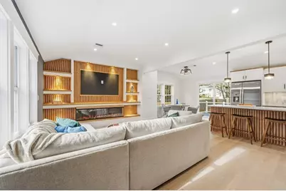 99 Grove St, Reading, MA 01867 - Photo 4