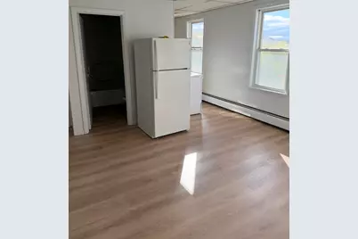 8 Bourne St #2R, Worcester, MA 01606 - Photo 4