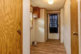 141 Sunrise Ln, Gardner, MA 01440 - Photo 4