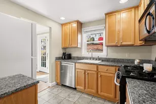 106 Forest St, Arlington, MA 02474 - Photo 2