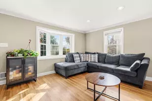 106 Forest St, Arlington, MA 02474 - Photo 4