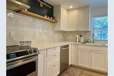 113 Cambridge, Winchester, MA 01890 - Photo 2