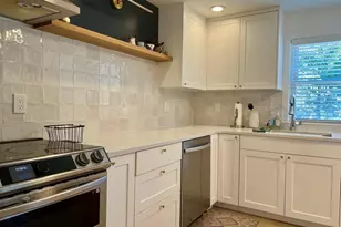113 Cambridge, Winchester, MA 01890 - Photo 2