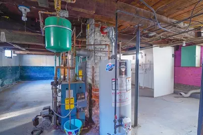 12 Temple St, Holyoke, MA 01040 - Photo 32