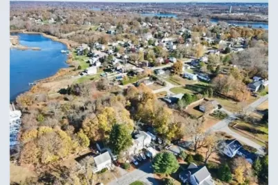 123 Calef Ave, Swansea, MA 02777 - Photo 8