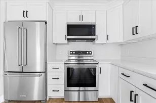 135 Plymouth, Carver, MA 02330 - Photo 14