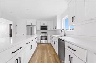 135 Plymouth, Carver, MA 02330 - Photo 12