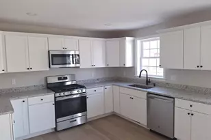 108 Lake Ave, Wareham, MA 02538 - Photo 6