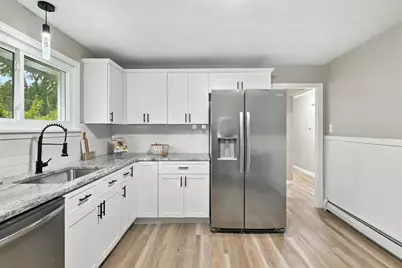 17 Pebble Mill Rd, Springfield, MA 01118 - Photo 12